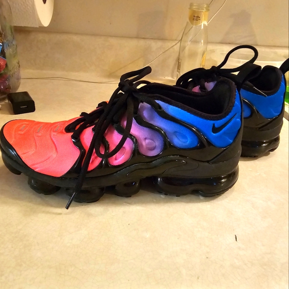 Nike womans shoes